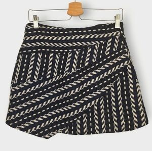 Haute Rogue Susan chevron-knit mini skirt Women's Sz. M asymmetrical overlay